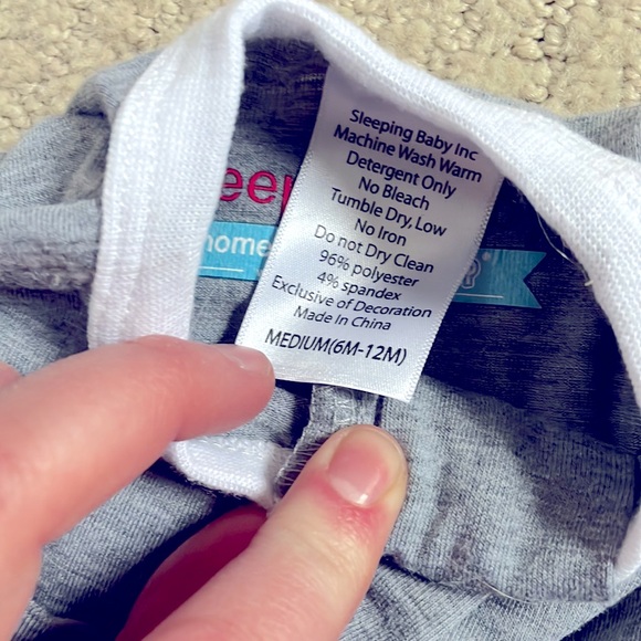 Sleeping baby Zipadee - Zip swaddle transition - Picture 3 of 3